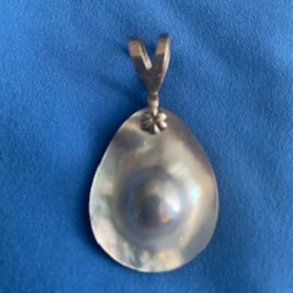 Pearl pendant necklace not included